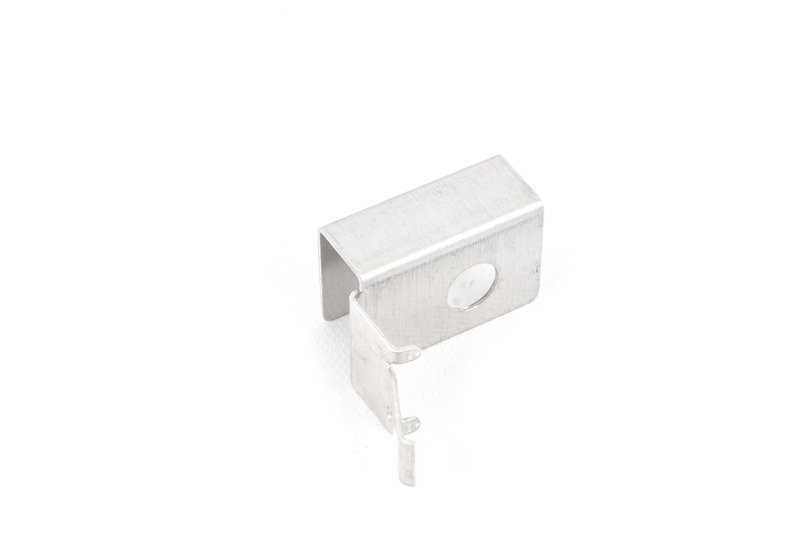 Soporte OEM 11781716554 para BMW E34 (530i, 535i, M5) y E32 (modelos con motor M30). Pieza original BMW. Compatible con versiones manuales y automáticas con tracción trasera.