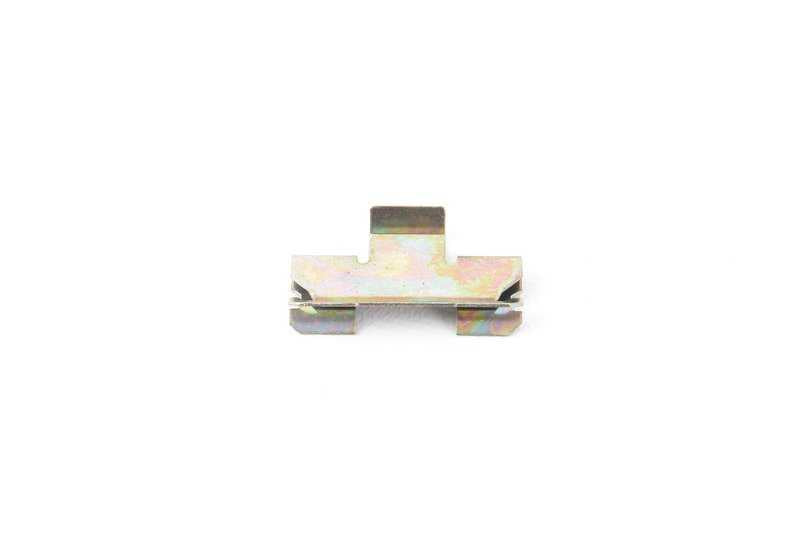Clip de sujeción OEM 54318203868 para BMW E36 318i, 320i {BH31, BH32, BH41, BH42, BJ11, BJ12, BJ21, BJ22, BJ31, BJ32}. Pieza original BMW.