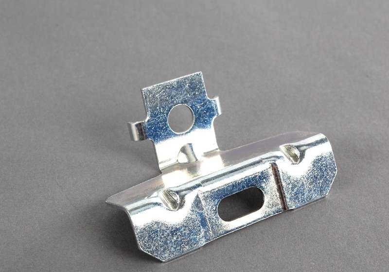 Pieza angular consola central OEM 51161977339 para BMW Serie 3 E36 (316i, 318i, 320i, 325i… y más). Original BMW.