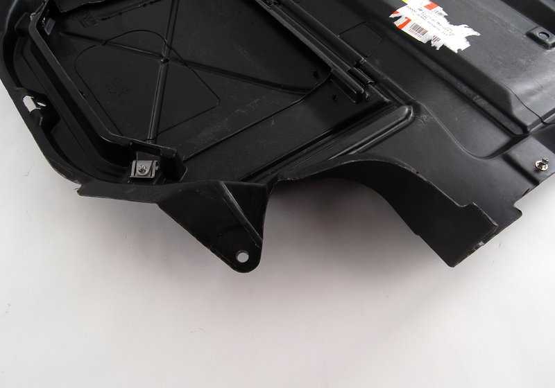 Protector delantero del vano motor OEM 51718150223 para BMW E38 728i, 730i. Compatible con modelos de cambio manual y automático. Original BMW.