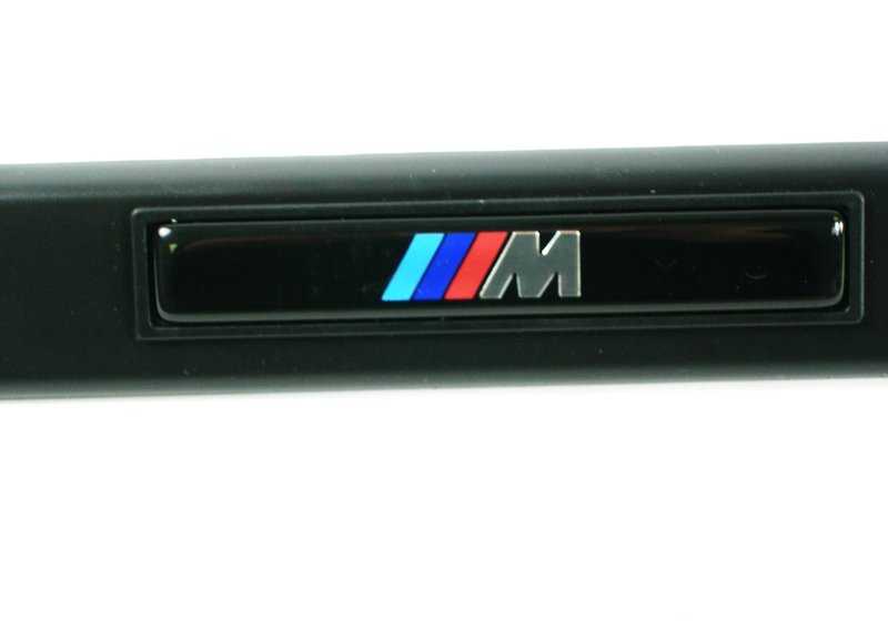 Listón de parachoques M puerta delantera izquierda OEM 51132695681 para BMW Serie 5 E39. Original BMW.