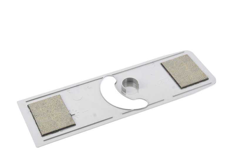 Tapa lateral derecha plata OEM 51431973434 para BMW Serie 5 E34. Pieza de recambio original BMW.