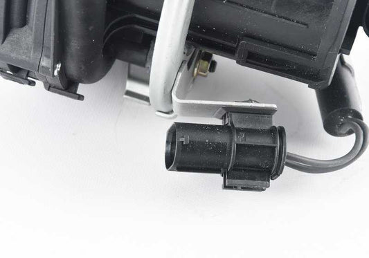 Bomba de aire secundaria OEM 11727508427 para BMW Serie 7 E38 (750i, L7, etc.) motores M73. Original BMW.