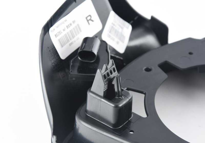 Soporte exterior negro derecho OEM 51167291206 para BMW F25, F26, F15, F16. Compatible con X3 y X6. Recambio original BMW.