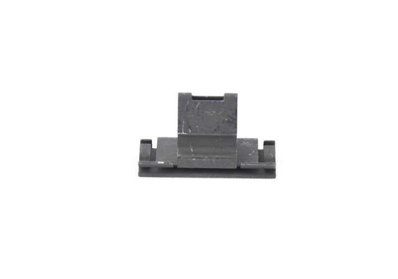 Clip de sujeción OEM 51417403221 para BMW I12, I15. Original BMW.