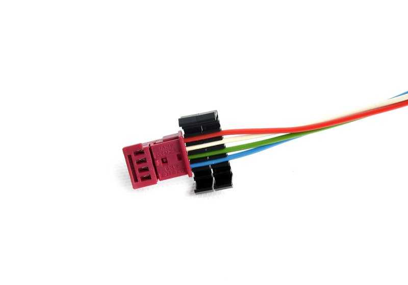 Interruptor velocidad crucero y calefacción volante OEM 61318368970 para BMW E38 y E39. Compatible con modelos 520i con motor M52. Original BMW.