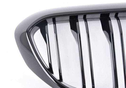 Rejilla embellecedora delantera derecha OEM 51138076042 para BMW F90 M5. Compatible con modelos fabricados entre 2017 y 2020. Original BMW.