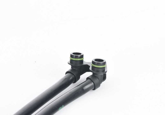 Tubo enfriador de aceite de la caja de cambios OEM 17227628062 para BMW X5 (E70) y X6 (E71) con motor N55. Compatible con xDrive35i y xDrive40i. Original BMW.