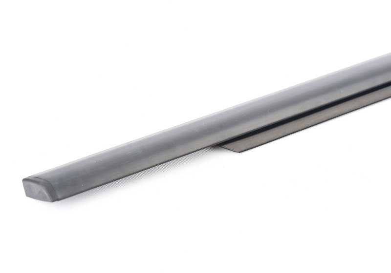 Cubierta pozo exterior derecha OEM 51348194772 para BMW Serie 3 E46 (316i, 318i, 318d, 318td) y más. Original BMW.