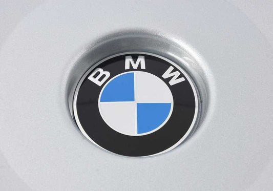 Guarnição de roda OEM 36136768639 para BMW Série 5 E39. BMW genuíno.