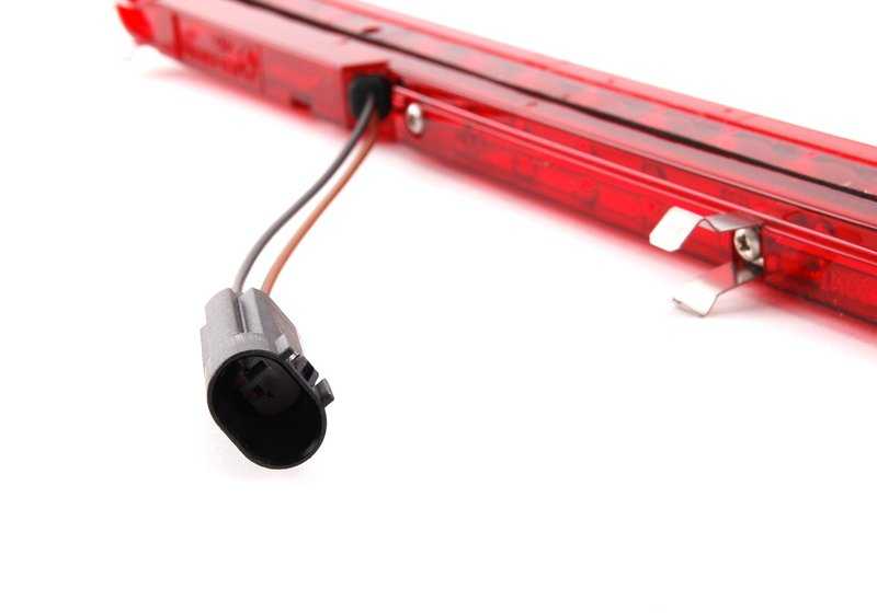 Luz de freno tercera (superior) OEM 63258389970 para BMW E36 y Z3. Original BMW.