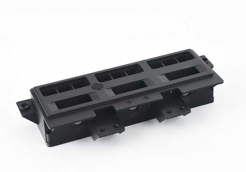 Placa frontal para BMW E31 (OEM 64111392179). BMW original