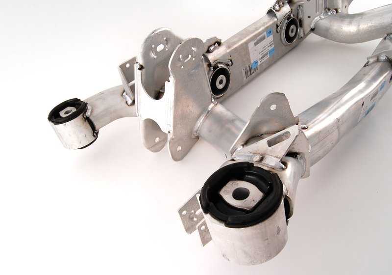 Subchasis trasero OEM 33311097248 para BMW E39. Original BMW.
