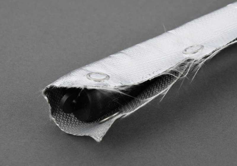 Tubo de retorno de aceite OEM 11158545789 para BMW i3 (I01, I01N). Compatible con sistema de ventilación del cárter. Original BMW.