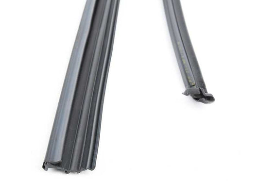 Guía de ventanilla puerta trasera derecha OEM 51357414534 para BMW F30 (316d, 316i, 318d). Original BMW.