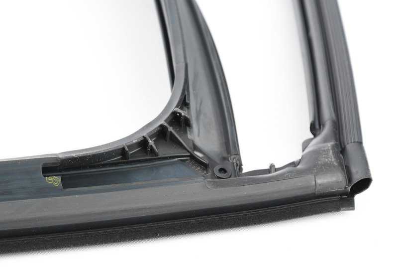 Guía de ventanilla puerta trasera derecha OEM 51357414534 para BMW F30 (316d, 316i, 318d). Original BMW.
