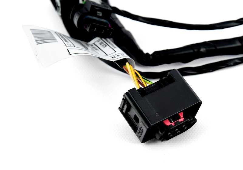 Cableado sensor aparcamiento trasero (PDC) OEM 61129208968 para BMW X5 {E70} modelos 3.0d, 3.0sd, 3.0si, 3.5d, 4.8i. Original BMW.