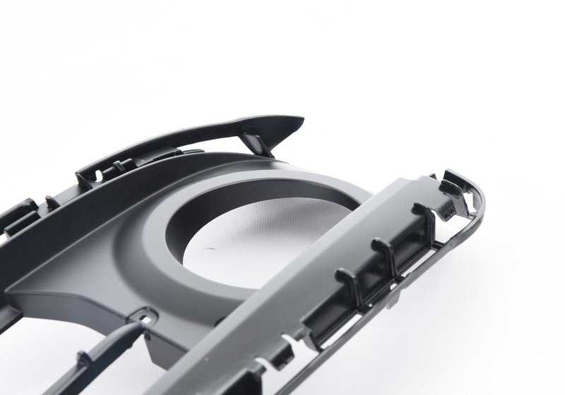 Rejilla abierta derecha OEM 51117396884 para BMW F30, F31. Original BMW.