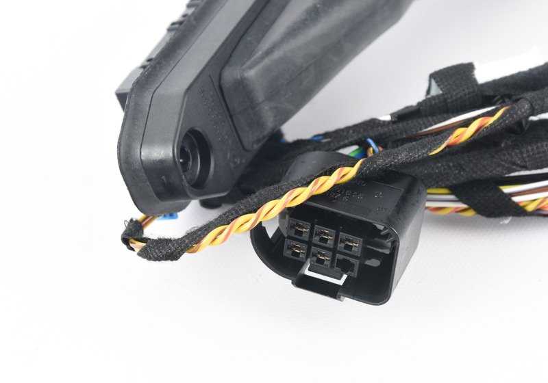 Fiação da porta traseira OEM 61126938226 para BMW 3 E90 Series, e90n, e91, e91n. Arnês elétrico BMW original. Ideal para reparar ou substituir a fiação danificada da porta traseira.