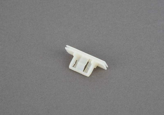 Clip sujeción tapizado techo OEM 51447139333 para BMW E61, F07, F10, F11, F18, F01, F02, F04. Original BMW.