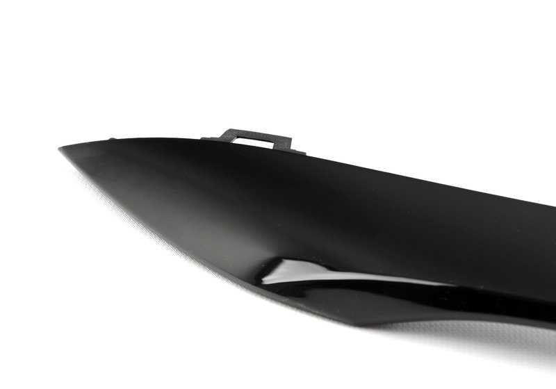 Moldura central Sport Line OEM 51117432621 para BMW F32, F33 y F36. Compatible con modelos como 418d, 418i, 420d, 420d xDrive. Pieza original BMW.
