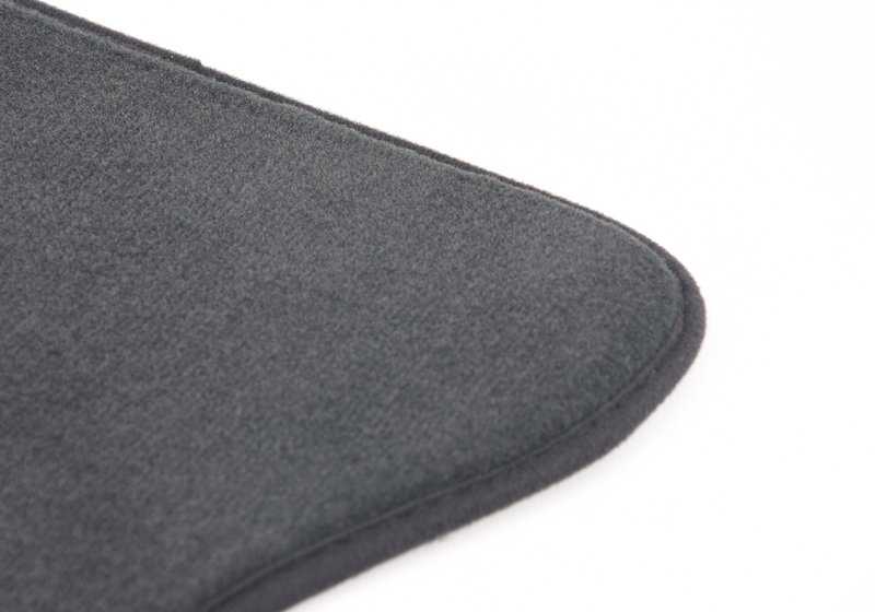 Velato Carpet Cado do lateral OEM 51479117353 para BMW E63, E64 (630i, 635d, 645ci, 650i). BMW original de cor antracite.