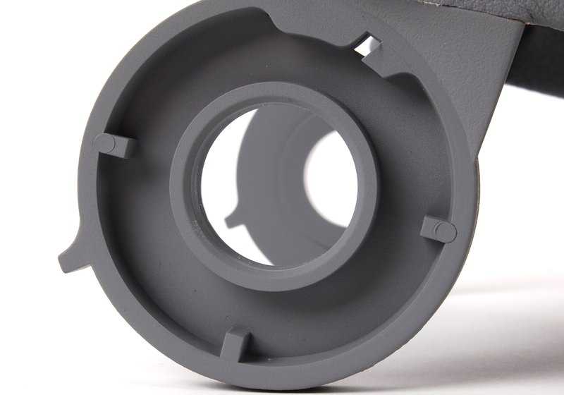 Reposabrazos superior en símil cuero gris OEM 51168248547 para BMW E46. Pieza original BMW. Ideal si tu apoyabrazos está desgastado o quieres renovar el interior de tu coche.