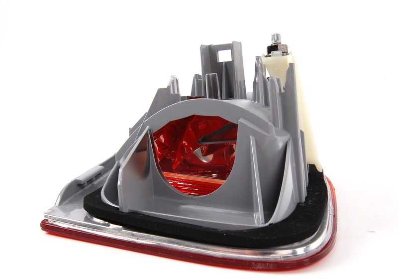 Piloto traseiro direito OEM 63216907946 para BMW E46 {316i AL11, AL12, AL21, AL22, AL51, AL55, AN72, AN82, AY11, AY15}. BMW original.