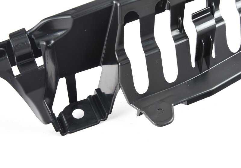 Guía central trasera OEM 51127260462 para BMW Serie 3 F31 (316d) con motores N47T y B47K. Compatible con versiones Automáticas y Manuales con tracción trasera. Original BMW.