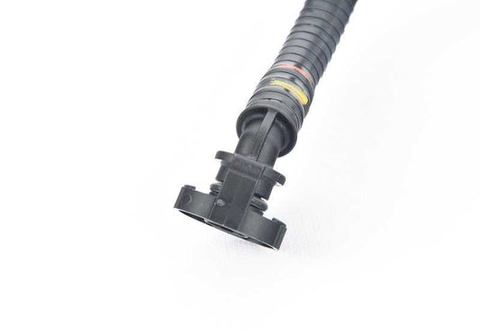 Tubo de ventilación del depósito OEM 13907567396 para BMW F07, F10, F11, F12, F13, F01, F02, F04. Original BMW.