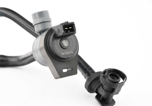 Válvula de ventilación del depósito con tubo OEM 13907848454 para BMW F87, F80, F82, F83. Original BMW.