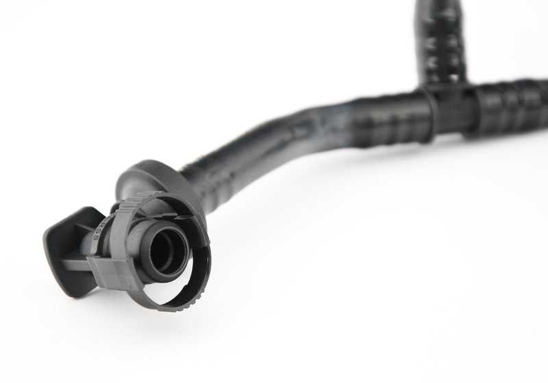 Válvula de ventilación del depósito con tubo OEM 13907848454 para BMW F87, F80, F82, F83. Original BMW.