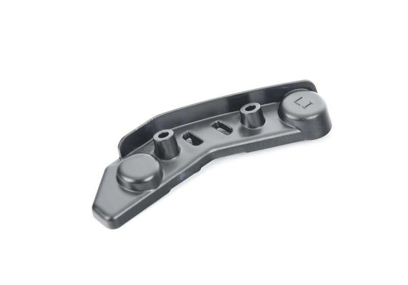 Soporte guía parachoques izquierdo OEM 51117428995 para BMW F39. Original BMW.