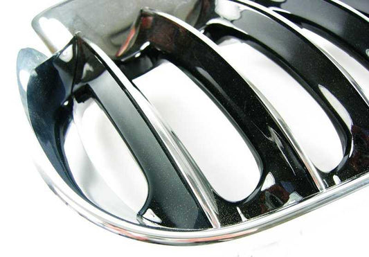 Calandre avant droite OEM 51133414904 pour BMW X3 E83, E83 LCI. Véritable BMW.