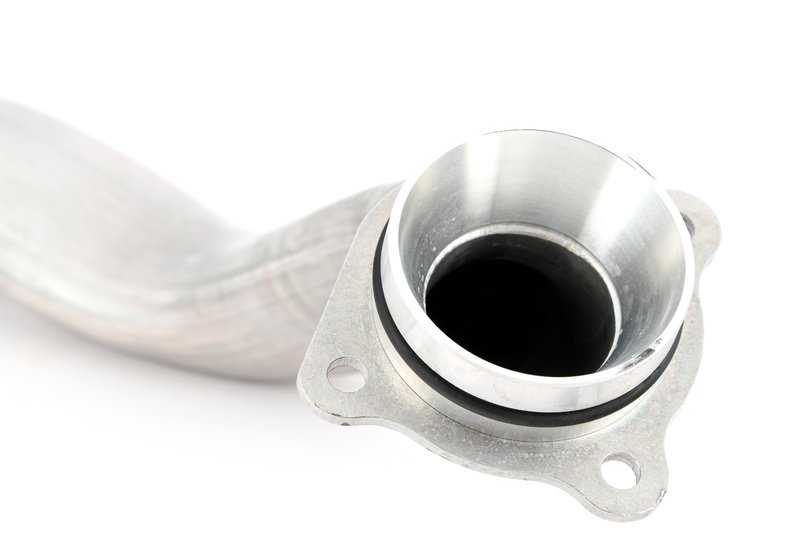 Tubo de refrigerante dirección bomba agua OEM 11537588880 para BMW E82,E88,E90. Conecta motor a bomba de agua. Original BMW.