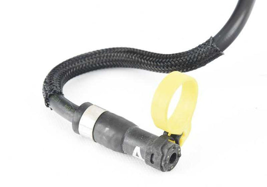 Tubo refrigerante OEM 17128602684 para BMW G30 M550i xDrive, G11/G12 750i, 750i xDrive, 750Li, 750Li xDrive. Conector original de radiador a centralita DME. Original BMW.