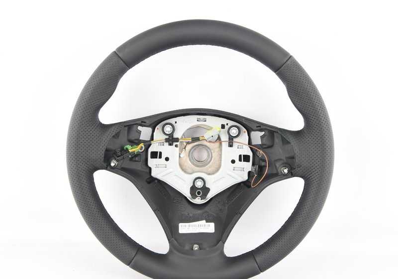 Volante deportivo con airbag de cuero OEM 32307839115 para BMW E81, E87, E82, E90, E92, E93, X1 E84... y más. Original BMW.