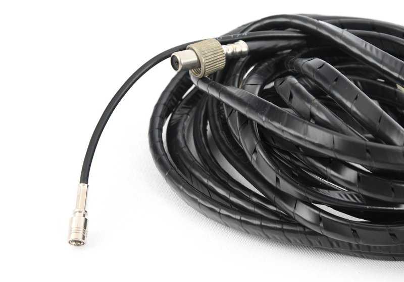 Cable de antena OEM 65258375118 para BMW E31 {840i, 840Ci}. Longitud 3600mm. Original BMW.