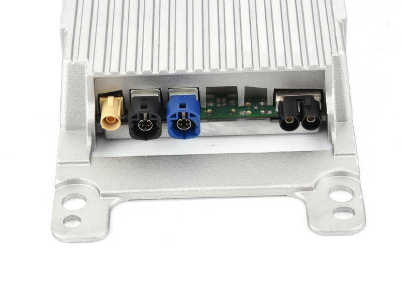 Combox Next Generation OEM 84102447926 pour BMW E82, E88, E90, E91, E92, E93, E84, E70, E71, E72, E89. BMW d'origine.