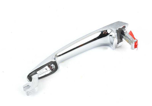 Manilla exterior cromada derecha OEM 51218229622 para BMW E46. Ideal para reemplazo en tirador de puerta. Compatible con modelos con Chrome Line Exterieur. Original BMW.