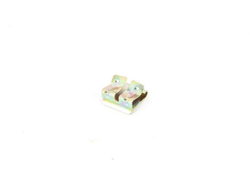 OEM 51211928264 Clip de serrage pour BMW E34 et E32. Pièce d'origine utilisée dans les mécanismes de fermeture et d'ouverture des portes avant et arrière. BMW d'origine.