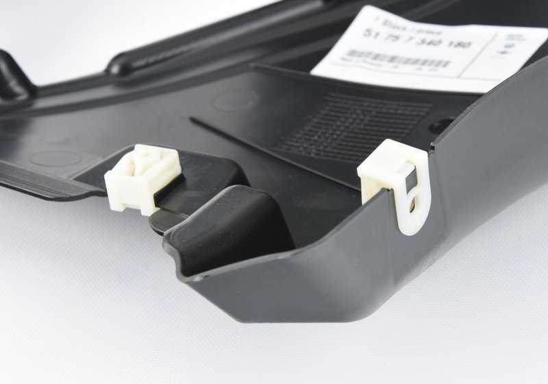 Rechte hintere Abdeckung OEM 51757340180 für BMW 7 G11 -Serie, G11N, G12, G12N. Original BMW Stück.