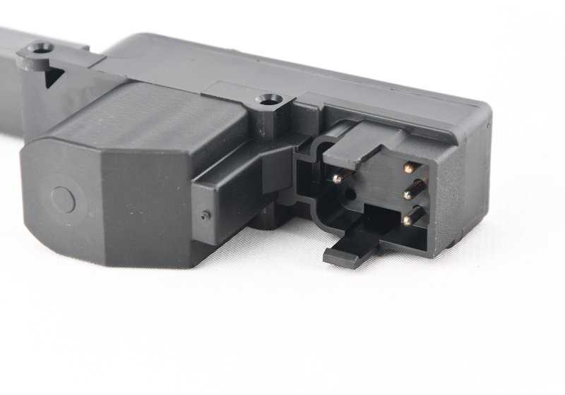 Motor de apertura maletero (actuador) OEM 51268350181 para BMW E32, E34, E24. Compatible con cierre centralizado. Original BMW.