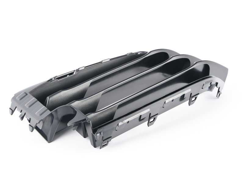 Rejilla lateral derecha OEM 51117429016 para BMW F39. Original BMW.