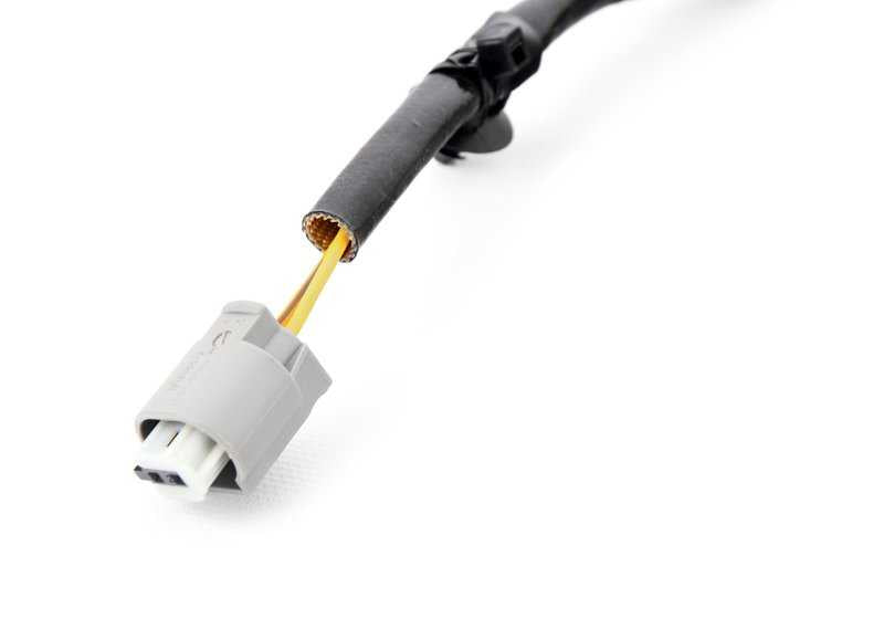 Cableado dirección activa OEM 61129186558 para BMW E82, E88, E90N, E91N, E92, E92N, E93, E93N. Repuesto original BMW.