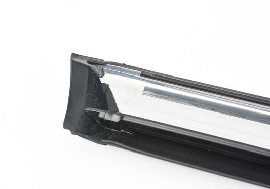 Moldura lateral puerta trasera izquierda OEM 51131927407 para BMW E28. Original BMW.