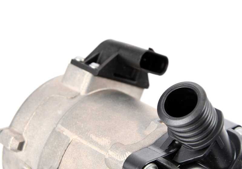 Bomba auxiliar de refrigerante OEM 17127850113 para BMW X5 F85 y X6 F86. Original BMW.