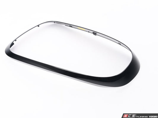 Anillo embellecedor izquierdo para piloto trasero negro brillo OEM 51712414989 para MINI Countryman F60 Cooper, Cooper ALL4… y más. Original MINI.