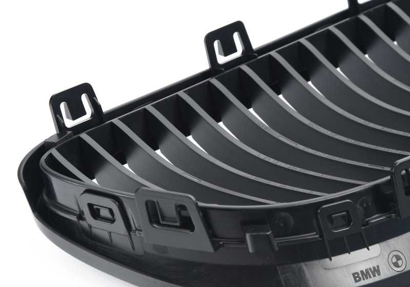 Rejilla cromada izquierda OEM 51137254971 para BMW E92, E93. Original BMW.