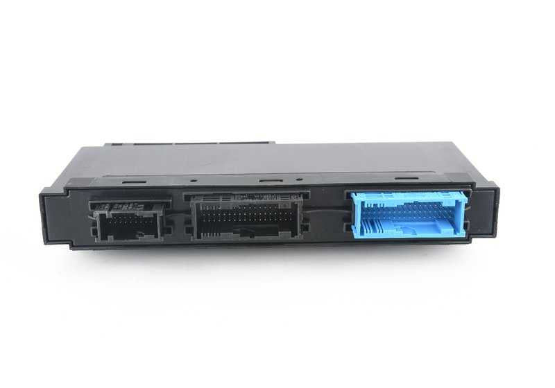 Unidad de control electrónica OEM 61356992425 para BMW F25, F26. Controla funciones del vehículo como sensores de aparcamiento (PDC). Recambio original BMW.